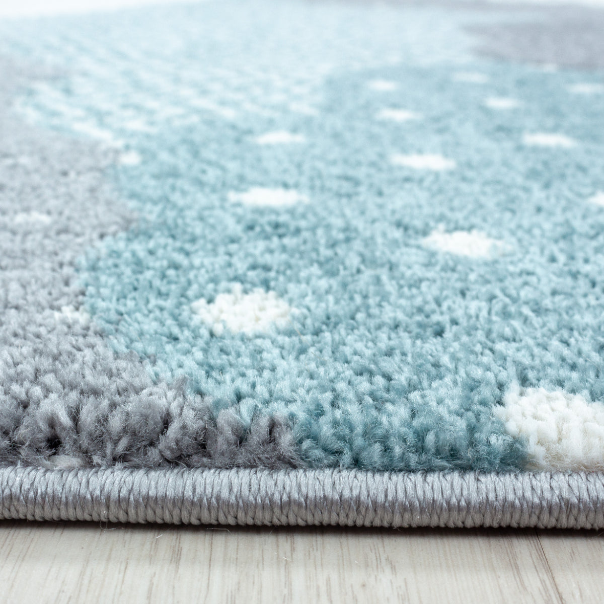 Bambi Kinder Teppich Design 820 – Wolkenmotiv in Blau oder Pink