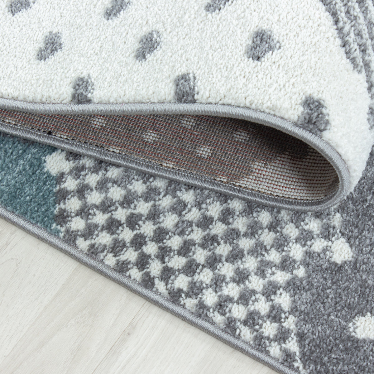 Bambi Kinder Teppich Design 820 – Wolkenmotiv in Blau oder Pink