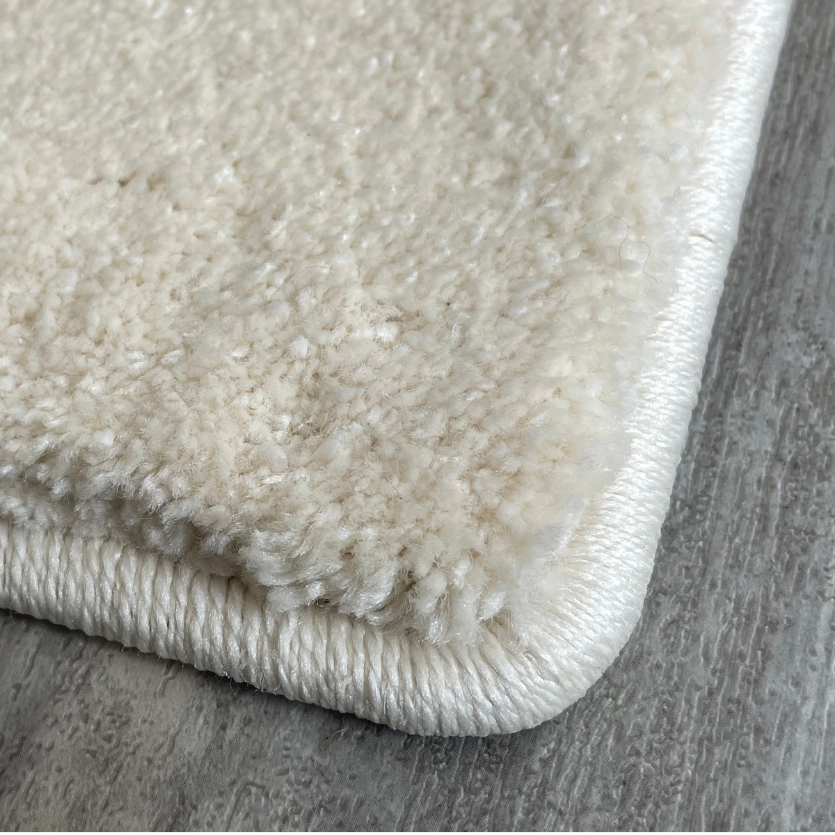 Samoa creme – C.000 WM Web-Teppich  - Hochflor Uni - nach Maß, gekettelt