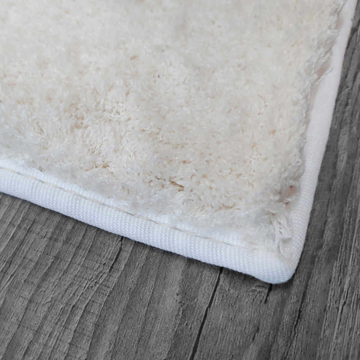 Salerno – D 200 C 000-WM – weiß – moderner Teppich mit flauschiger Haptik - Teppich nach Maß