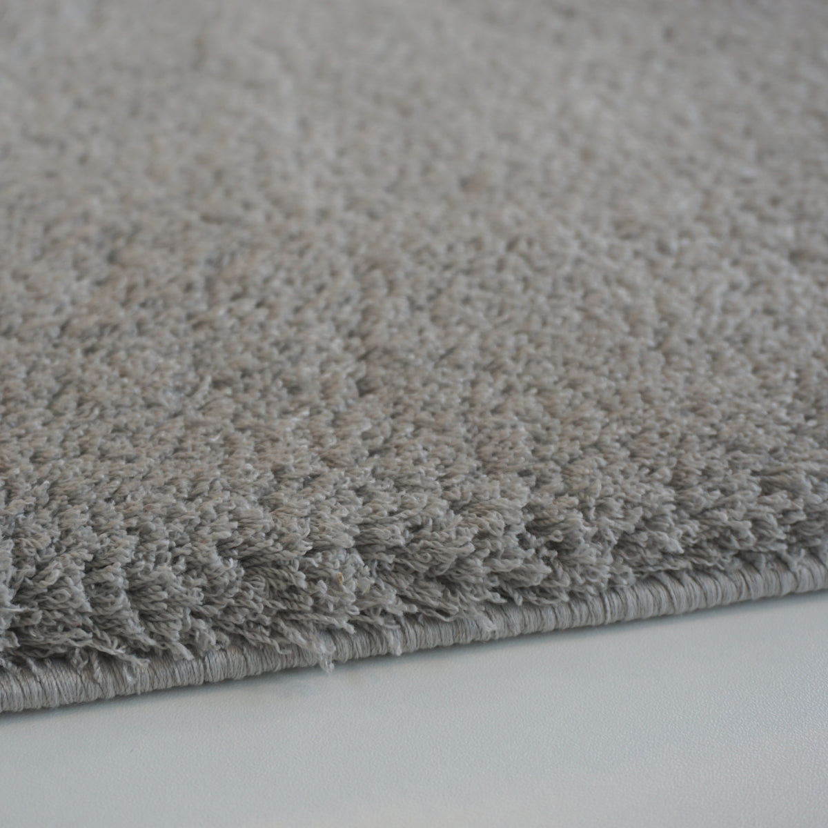 Salerno – D 200 C 042 – hellgrau – moderner Teppich mit flauschiger Haptik – 5 Größen