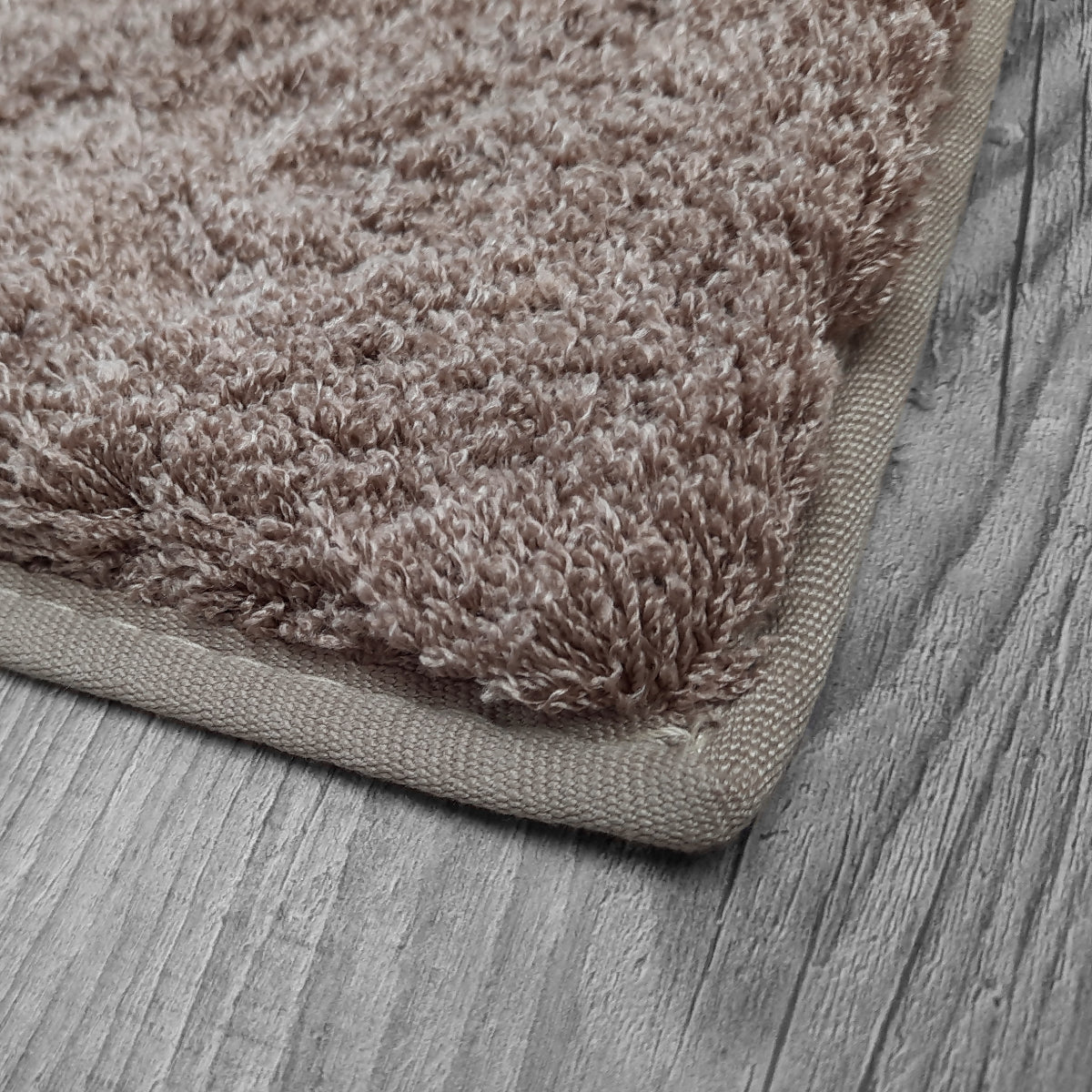 Salerno – D 200 C 060-WM – braun – moderner Teppich mit flauschiger Haptik - Teppich nach Maß